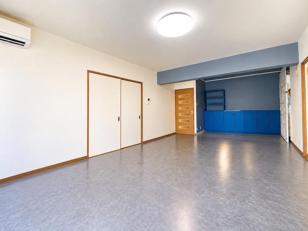 4LDK apartment in Kashiwa, Chiba - Photo 1