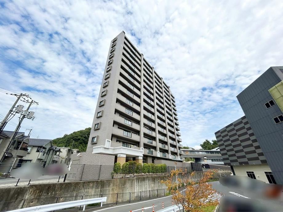 3LDK apartment in Asaminami Ward, Hiroshima - Photo 1