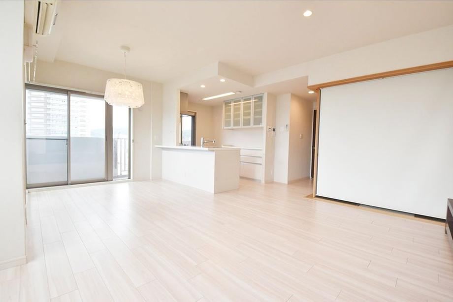 4LDK apartment in Naka Ward, Hiroshima - Photo 1