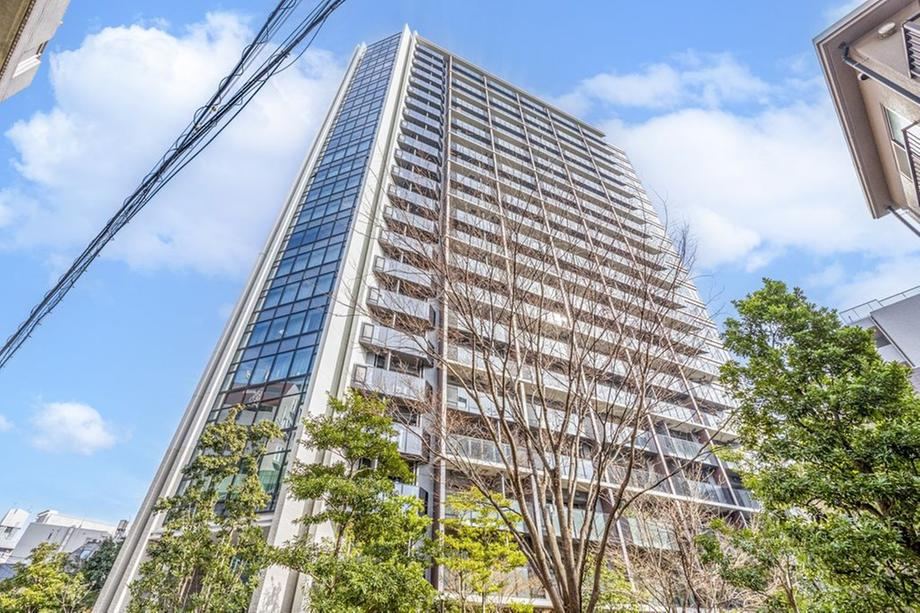 2LDK apartment in Shibuya Ward, Tokyo - Photo 1