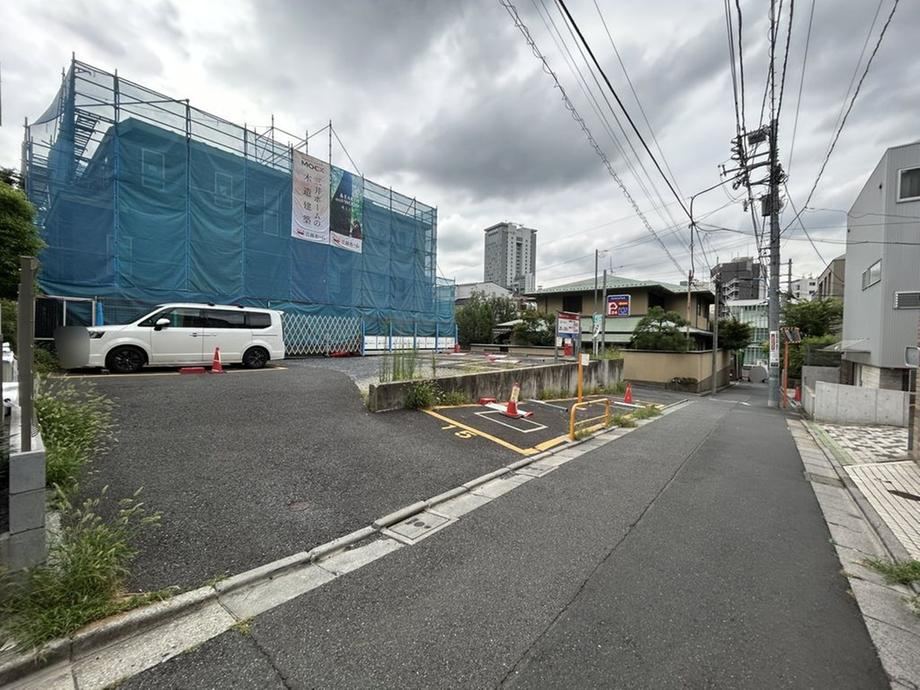 108 m² land in Shinjuku Ward, Tokyo - Photo 1