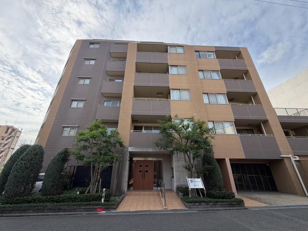 3LDK apartment in Toyonaka, Osaka - Photo 1