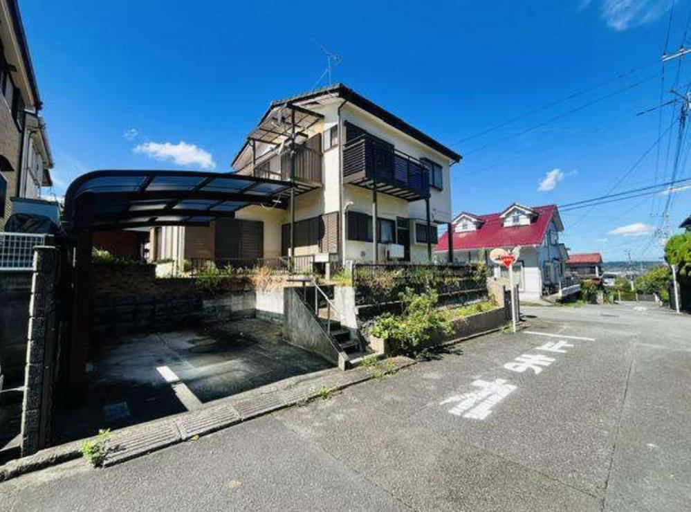 5LDK house in Akiruno, Tokyo - Photo 1