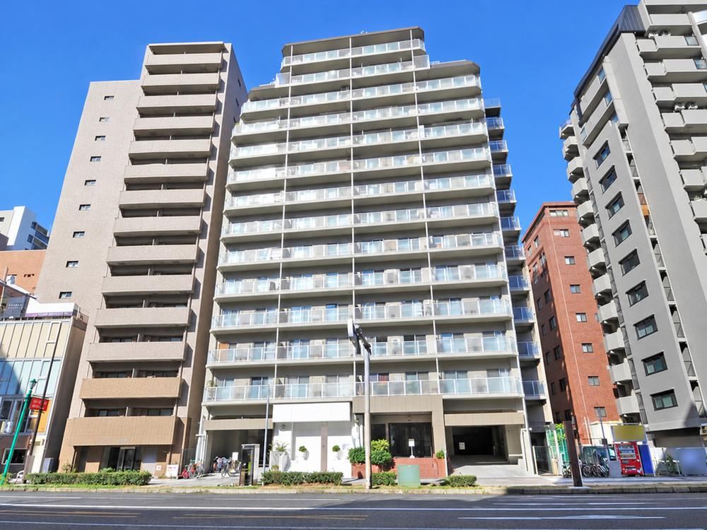 2LDK apartment in Nishi Ward, Osaka - Photo 1