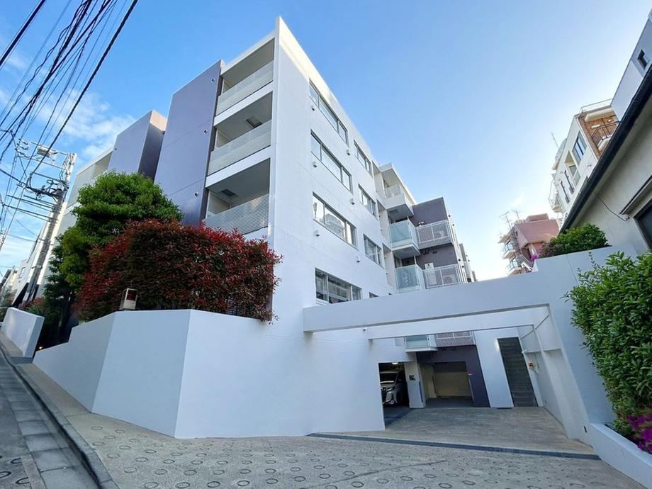 studio apartment in Shibuya Ward, Tokyo - Photo 1