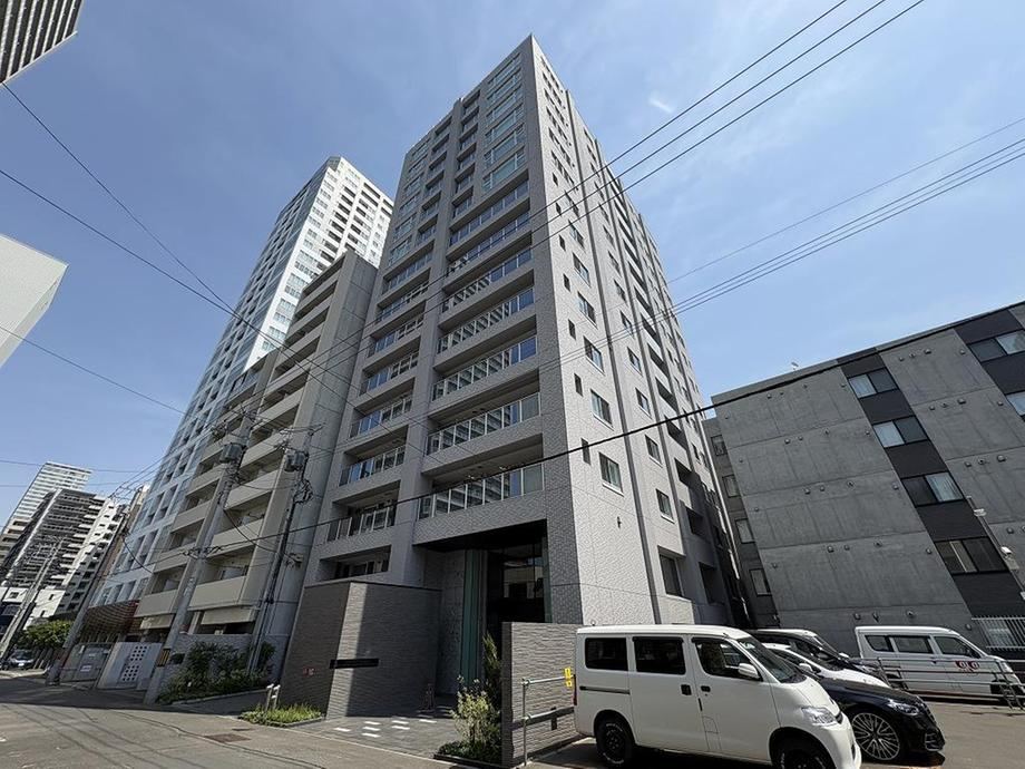 3LDK apartment in Chuo Ward, Sapporo, Hokkaido - Photo 1