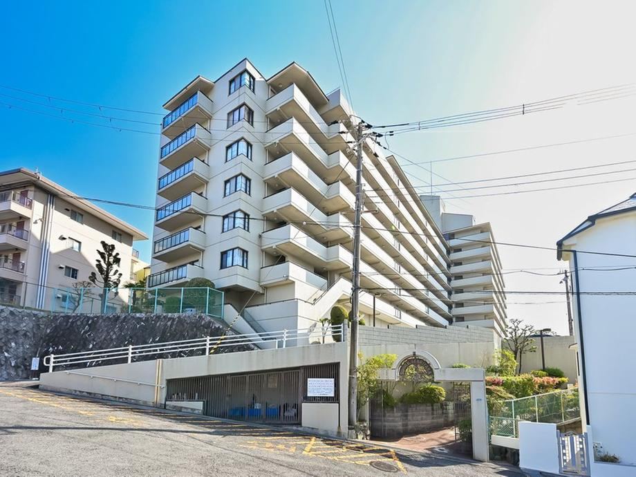 3LDK apartment in Suita, Osaka - Photo 1