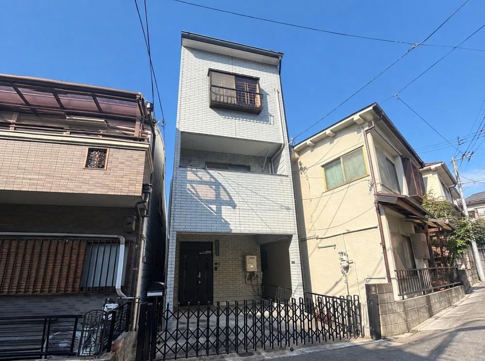 5LDK house in Asahi Ward, Osaka - Photo 1