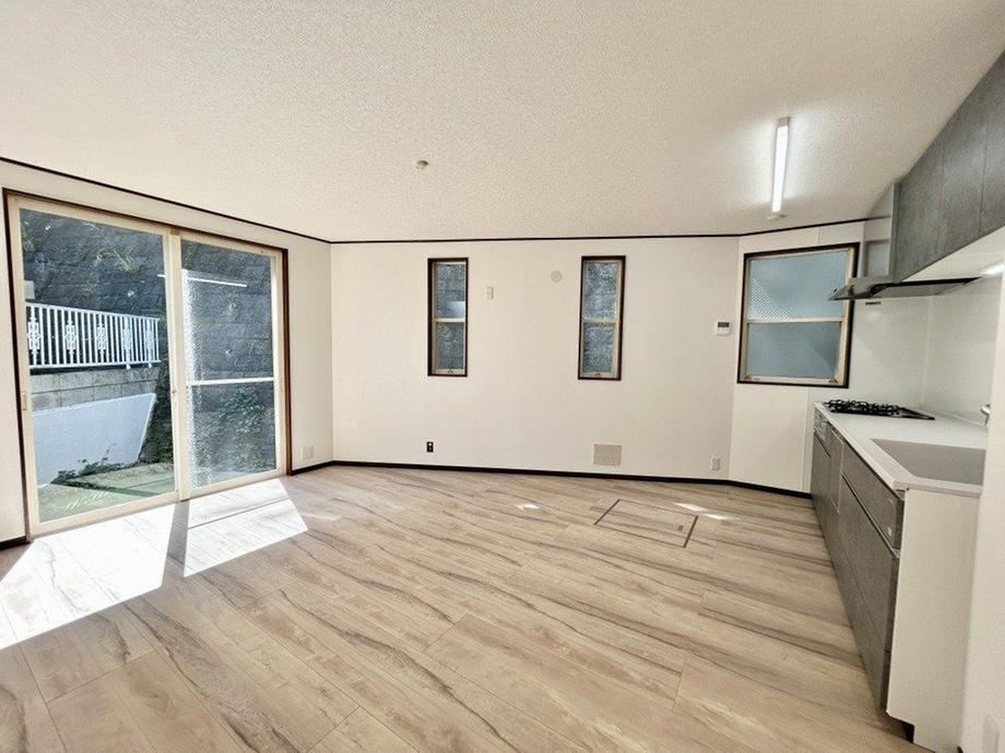 4LDK house in Isogo Ward, Yokohama, Kanagawa - Photo 1