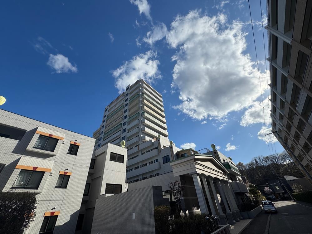 3LDK apartment in Chuo Ward, Sapporo, Hokkaido - Photo 1