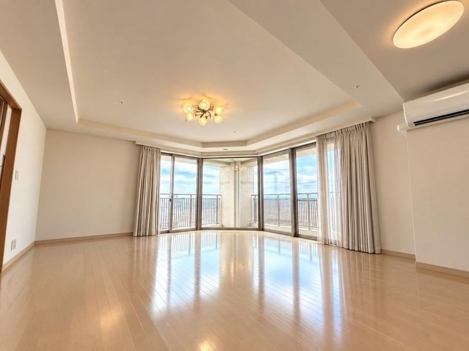 2LDK apartment in Minato Ward, Osaka - Photo 1