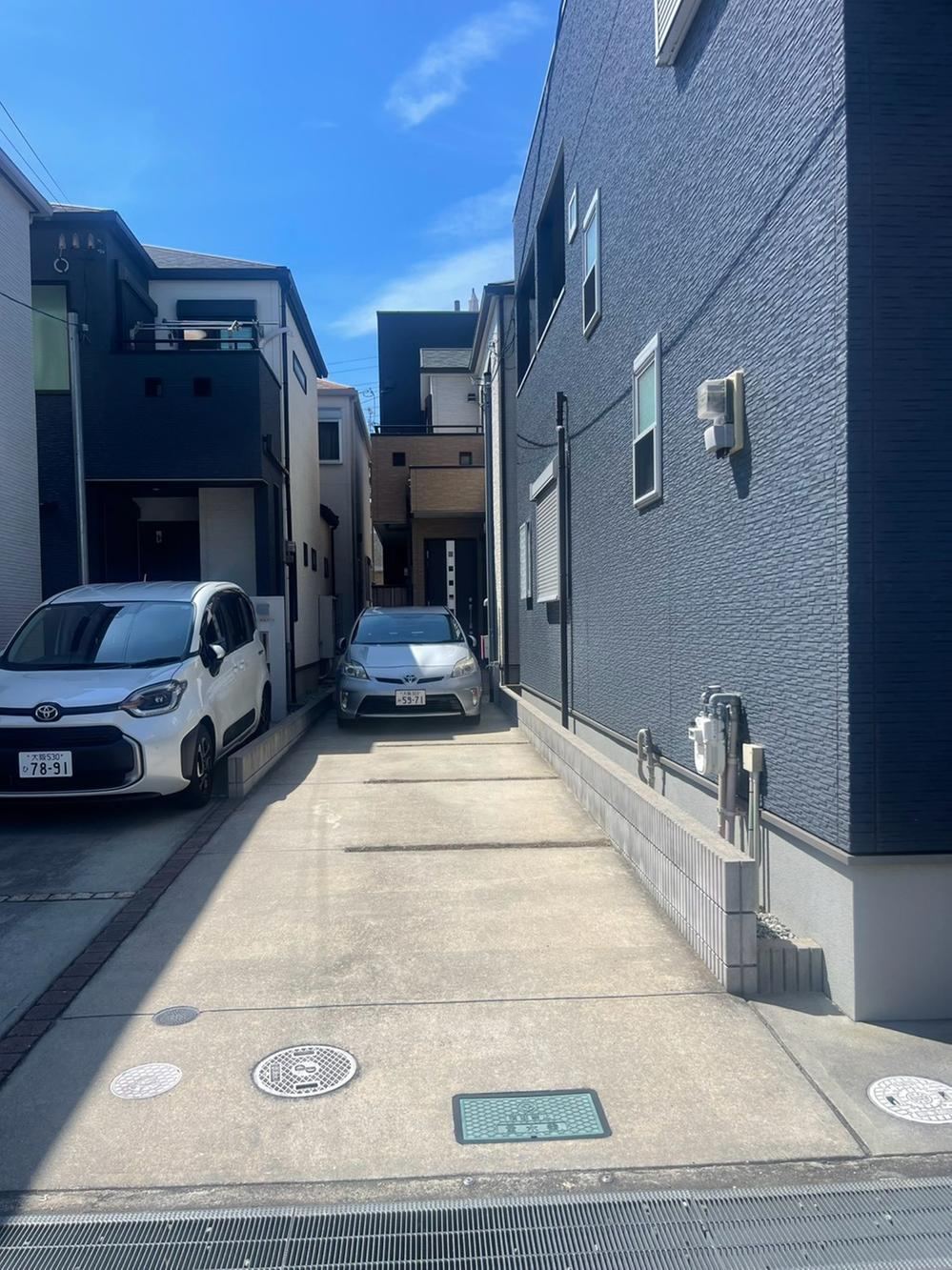 4LDK house in Yao, Osaka - Photo 1