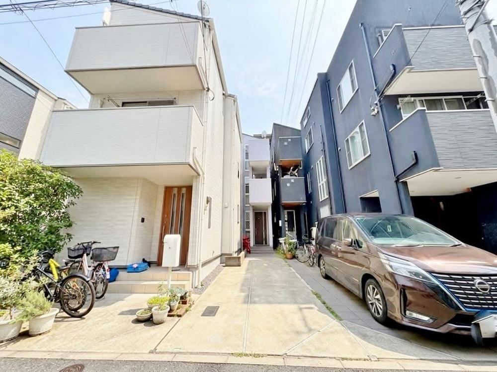 3LDK house in Koto Ward, Tokyo - Photo 1