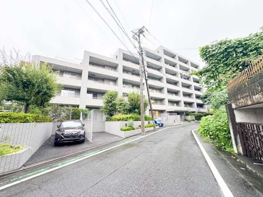 3LDK apartment in Tama, Tokyo - Photo 1