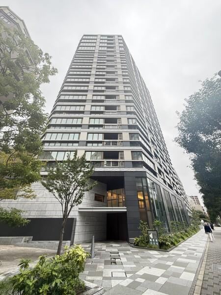 3LDK+S apartment in Chiyoda Ward, Tokyo - Photo 1