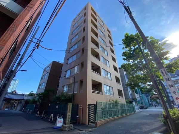 studio apartment in Minato Ward, Tokyo - Photo 1