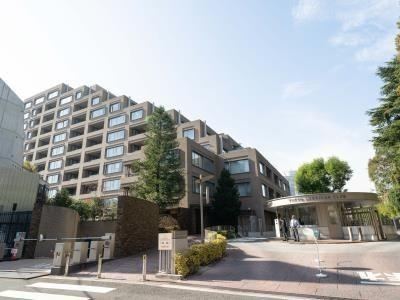 2LDK apartment in Minato Ward, Tokyo - Photo 1