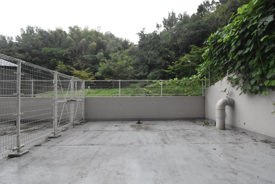 2LDK+S apartment in Inagi, Tokyo - Photo 1