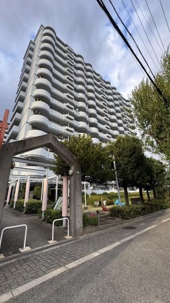 3LDK apartment in Suminoe Ward, Osaka - Photo 1