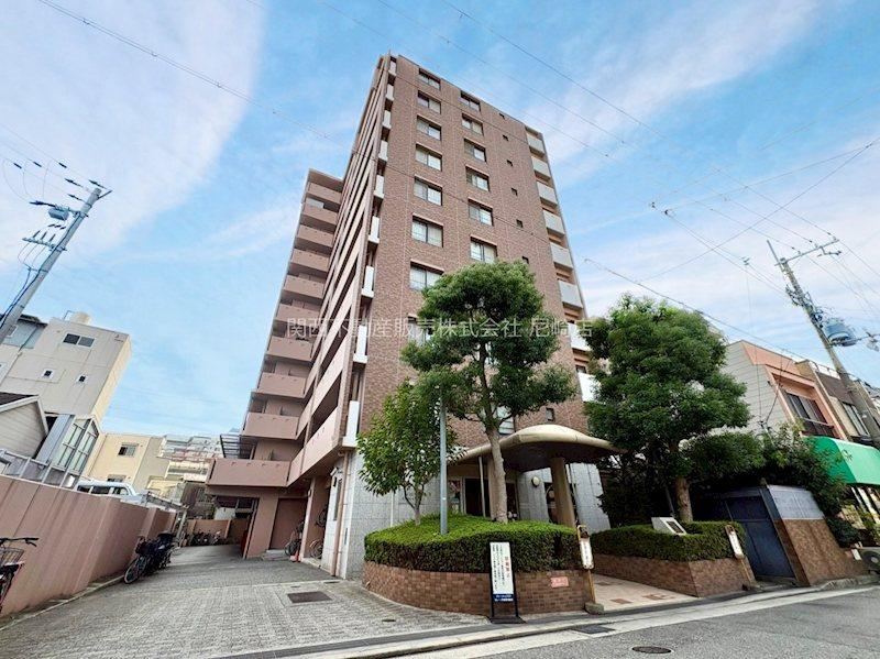 4LDK apartment in Amagasaki, Hyogo - Photo 1