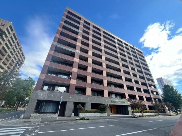 3LDK apartment in Chuo Ward, Sapporo, Hokkaido - Photo 1