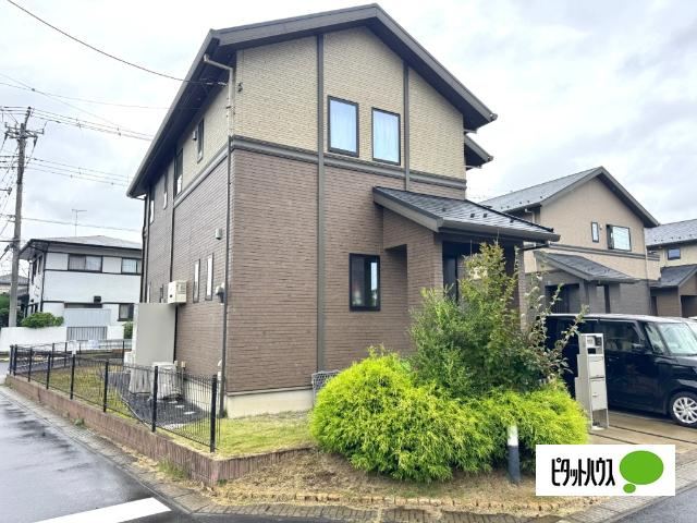4LDK house in Toride, Ibaraki - Photo 1