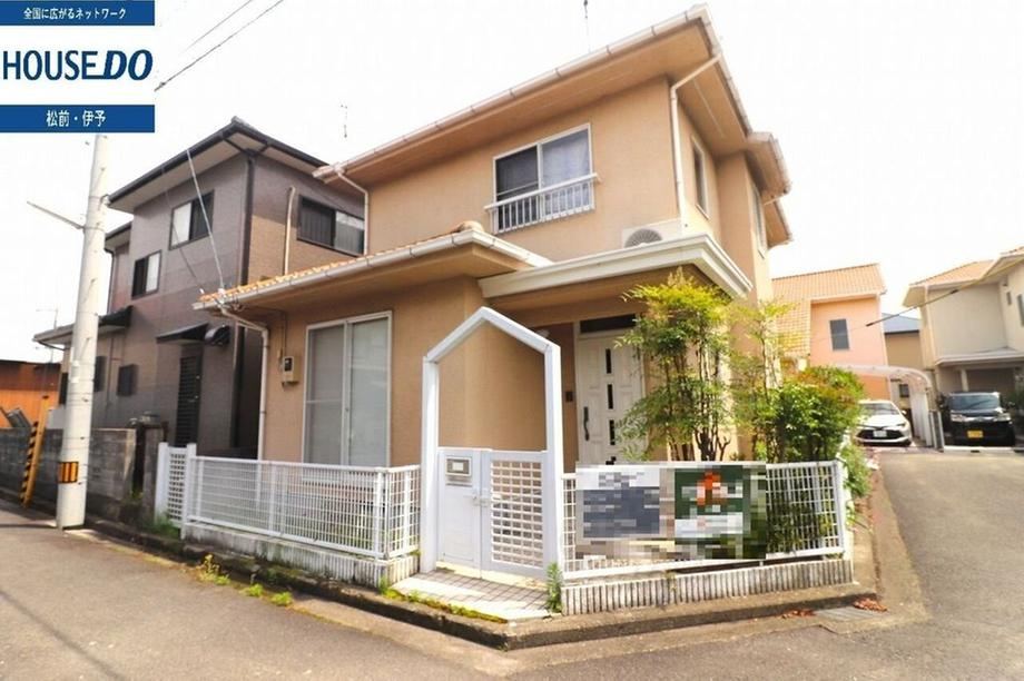 4LDK house in Matsuyama, Ehime - Photo 1
