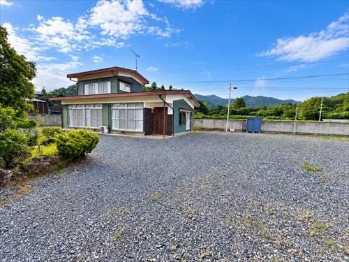 4LDK house in Sano, Tochigi - Photo 1