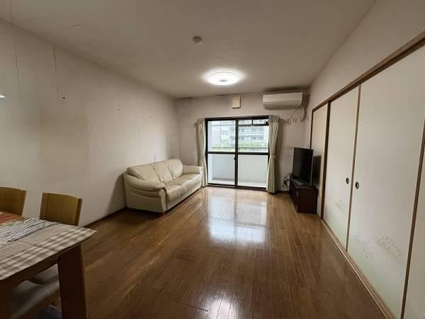 4LDK apartment in Komaki, Aichi - Photo 1