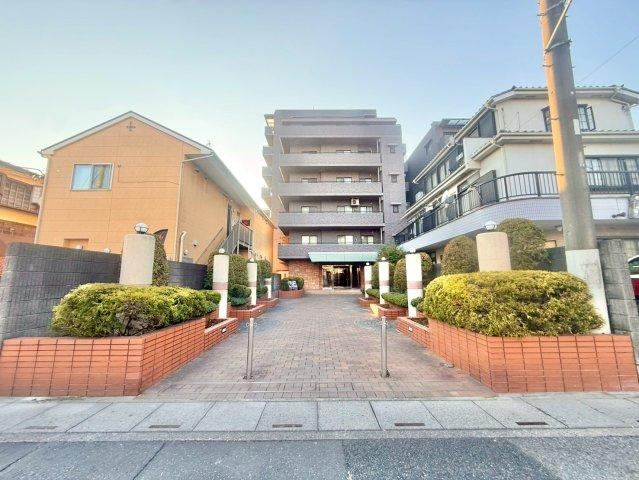 3LDK+S apartment in Yoshikawa, Saitama - Photo 1