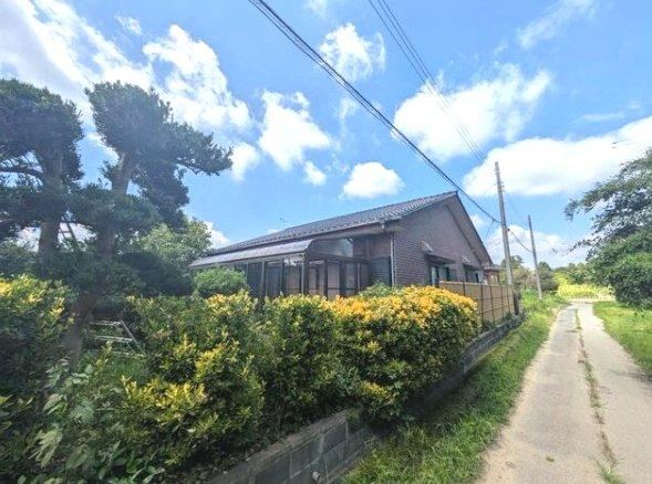 4LDK house in Togane, Chiba - Photo 1