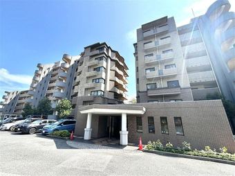 4LDK apartment in Yahatahigashi Ward, Kitakyushu