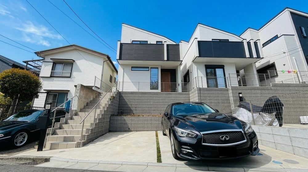 4LDK house in Isogo Ward, Yokohama, Kanagawa - Photo 1