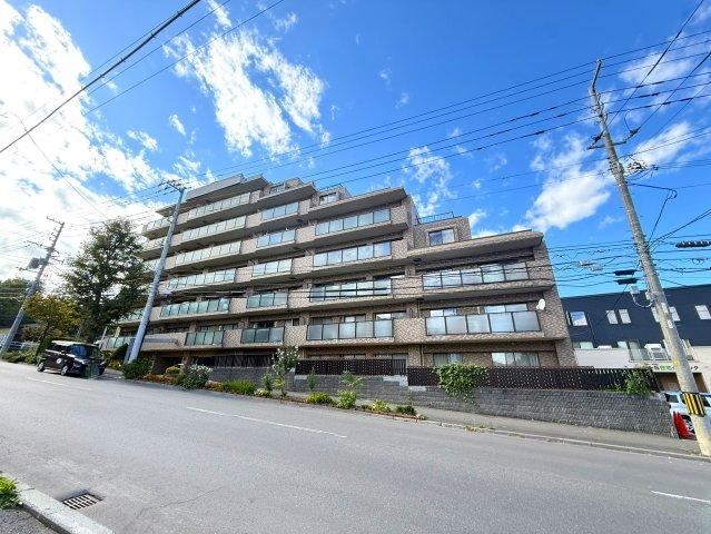 4LDK apartment in Chuo Ward, Sapporo, Hokkaido - Photo 1