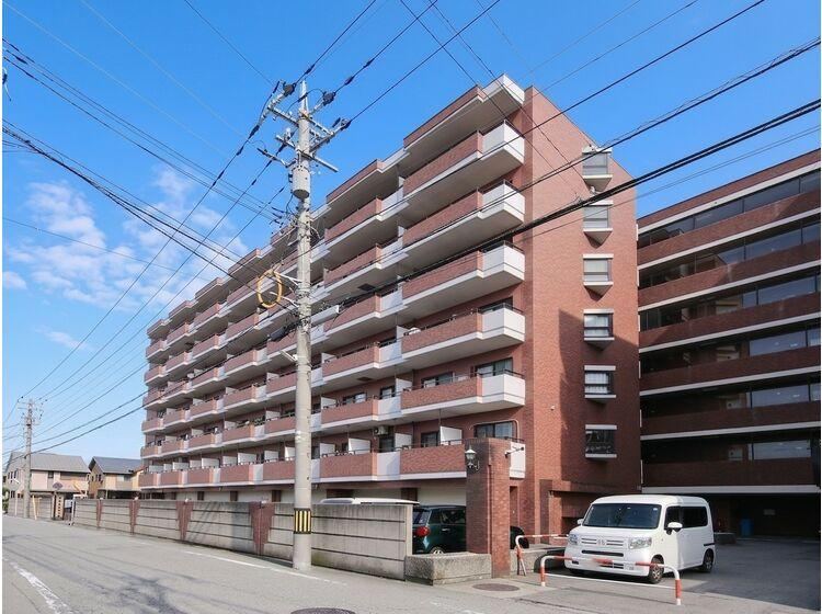 3DK apartment in Hakusan, Ishikawa - Photo 1