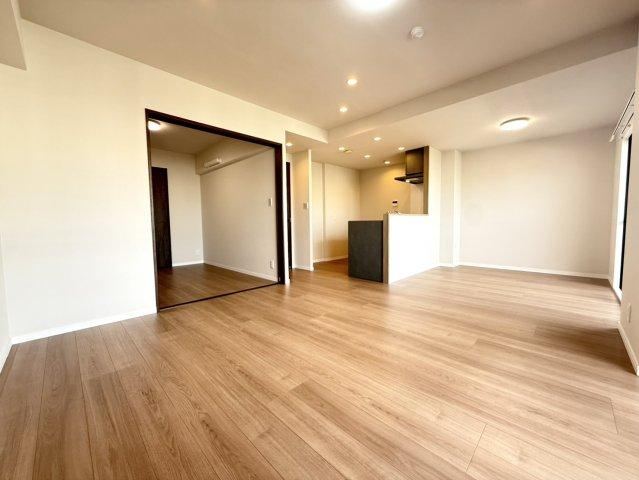 3LDK apartment in Chuo Ward, Kobe, Hyogo - Photo 1