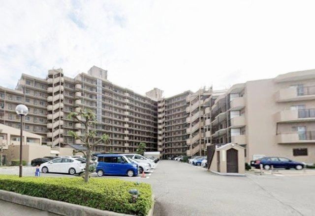 2LDK apartment in Takarazuka, Hyogo - Photo 1