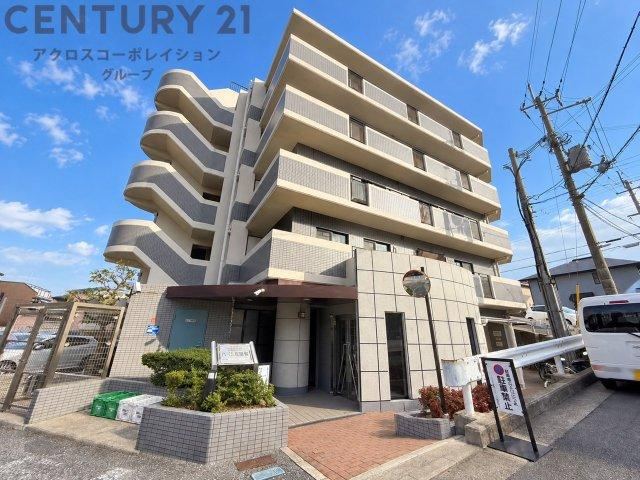 3LDK apartment in Kawanishi, Hyogo - Photo 1