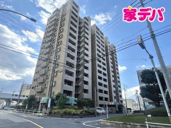 4LDK apartment in Kariya, Aichi - Photo 1