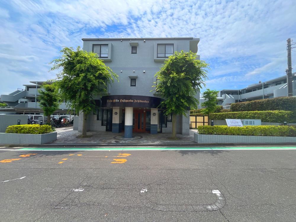 2LDK+S apartment in Aoba Ward, Yokohama, Kanagawa - Photo 1