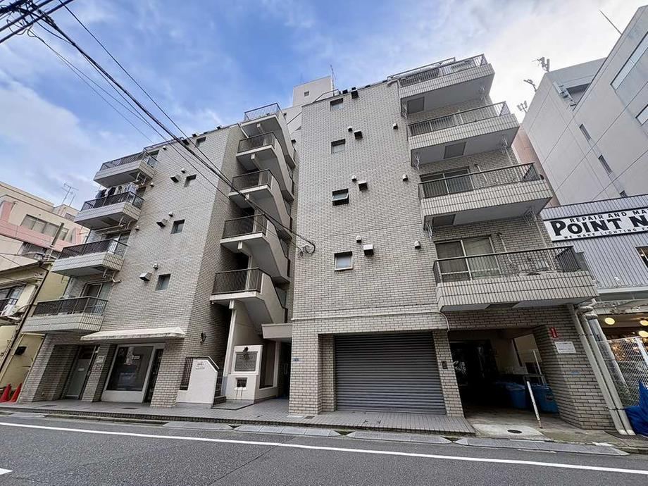 2LDK apartment in Shinagawa Ward, Tokyo - Photo 1