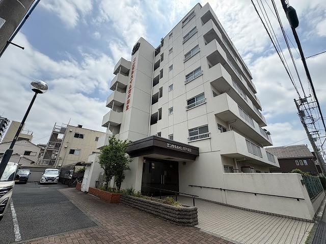 3LDK apartment in Katsushika Ward, Tokyo - Photo 1