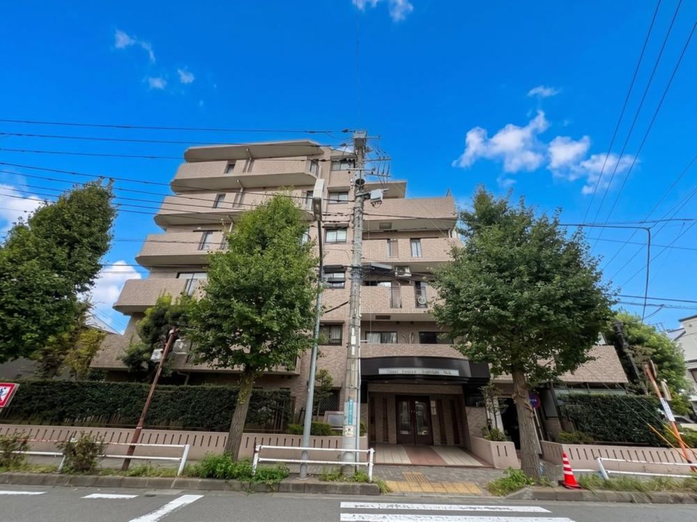 2LDK apartment in Kunitachi, Tokyo - Photo 1