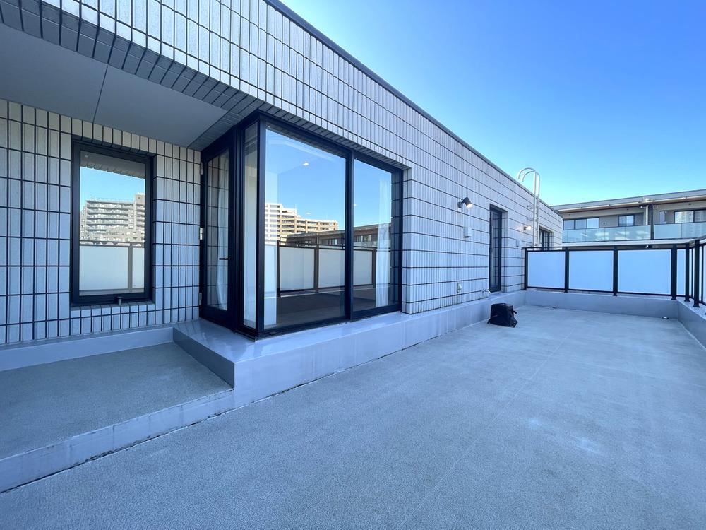 4LDK apartment in Minato Ward, Tokyo - Photo 1