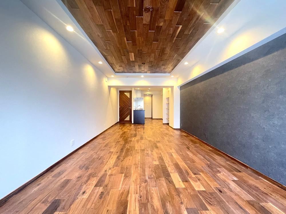2LDK apartment in Minato Ward, Tokyo - Photo 1