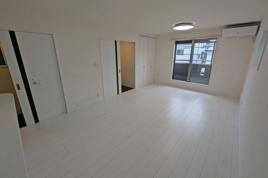 3LDK house in Takatsuki, Osaka - Photo 1