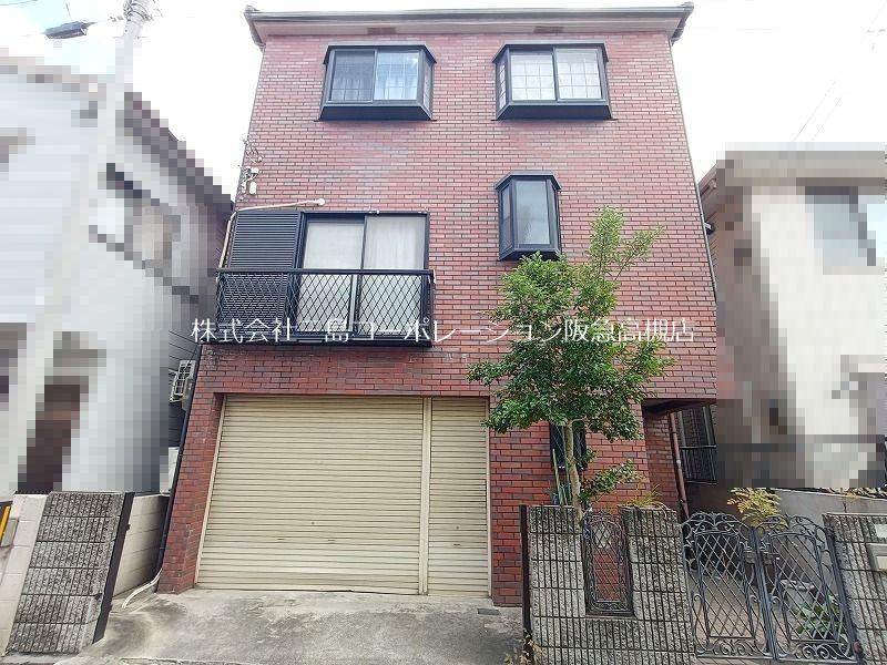 4LDK house in Takatsuki, Osaka - Photo 1