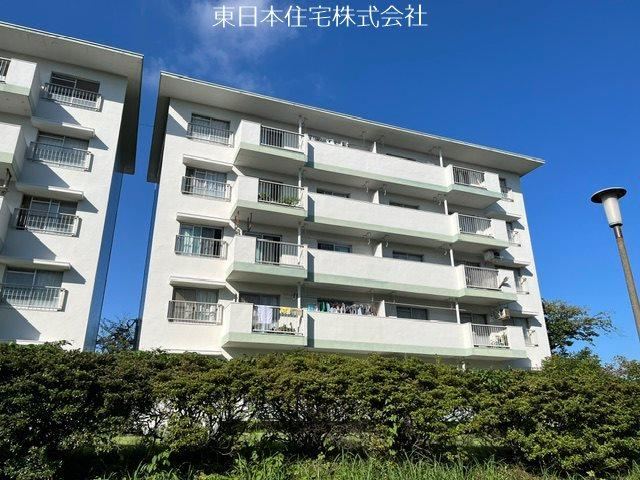 2LDK apartment in Isogo Ward, Yokohama, Kanagawa - Photo 1