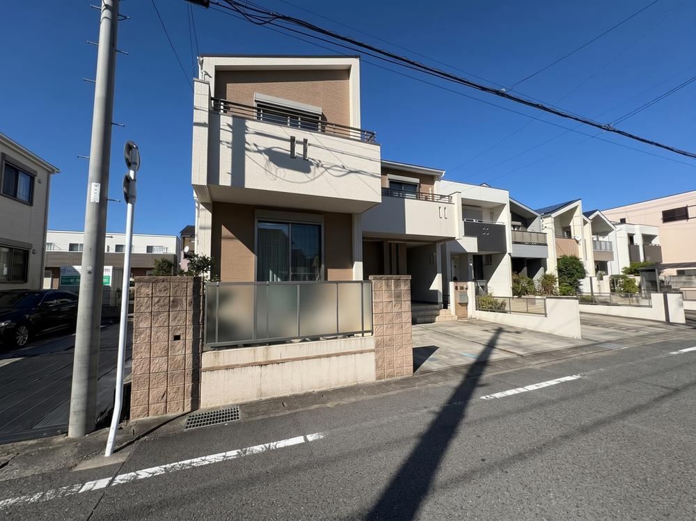 4LDK house in Iwakura, Aichi - Photo 1