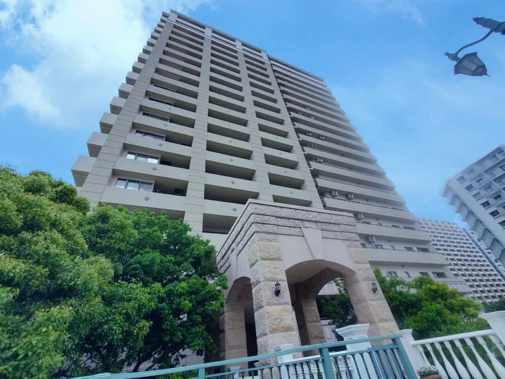 4LDK apartment in Suminoe Ward, Osaka - Photo 1